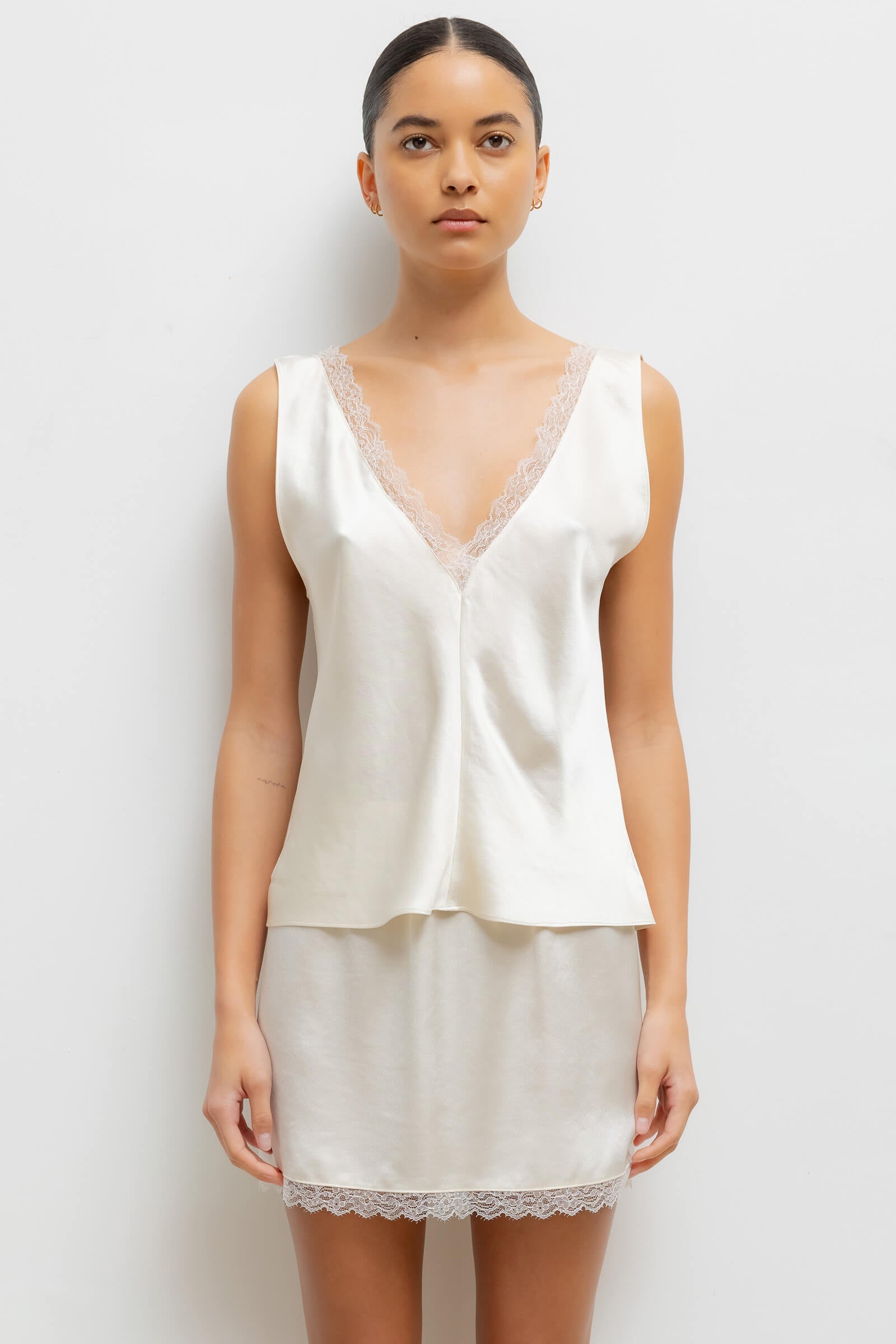 Barb Lace V Neck Tank