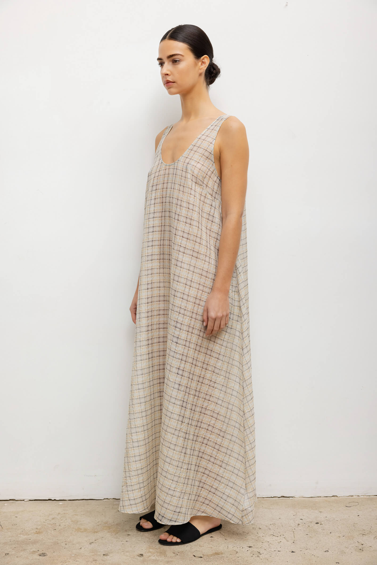 #color_creme-charcoal-sun-plaid