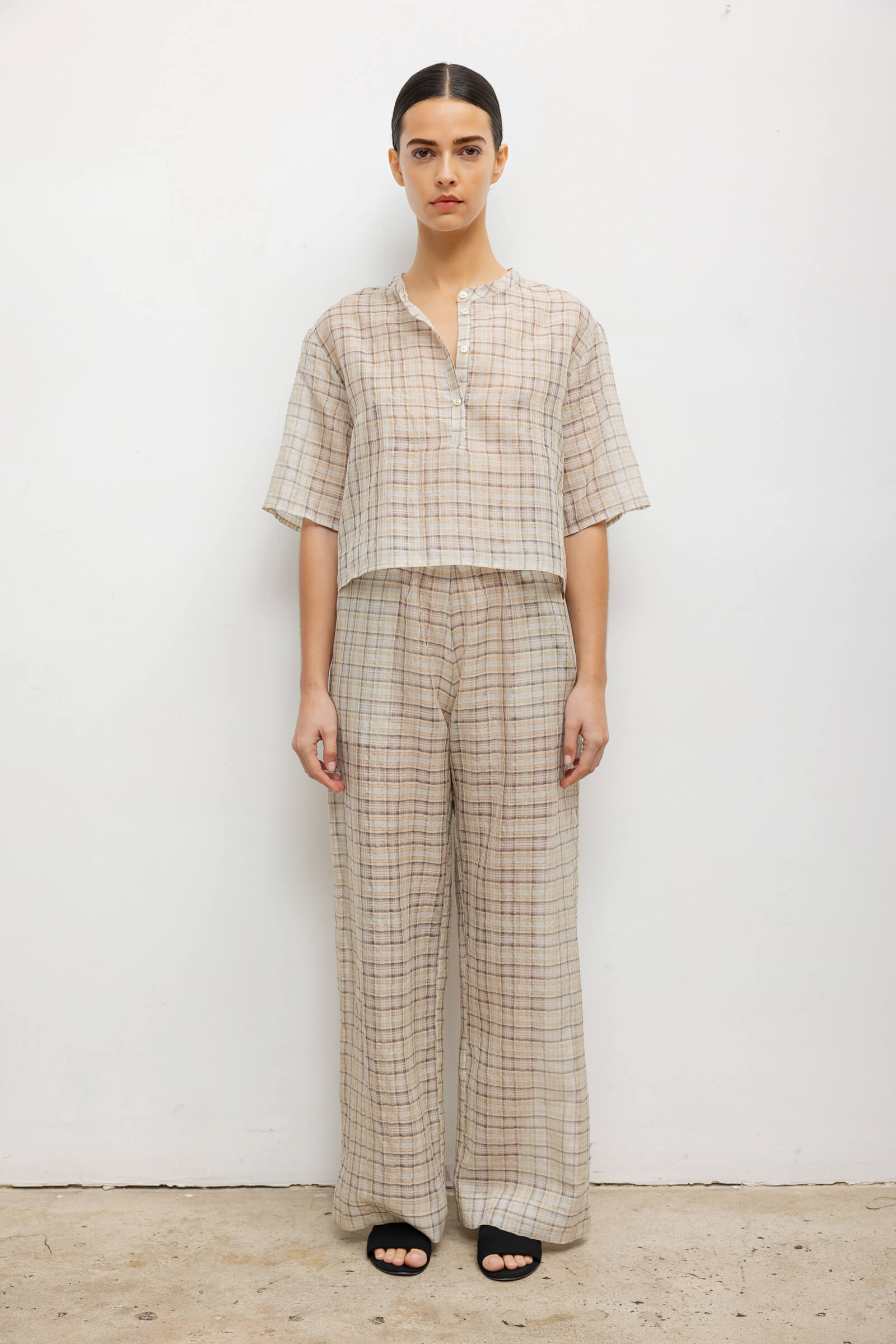 #color_creme-charcoal-sun-plaid