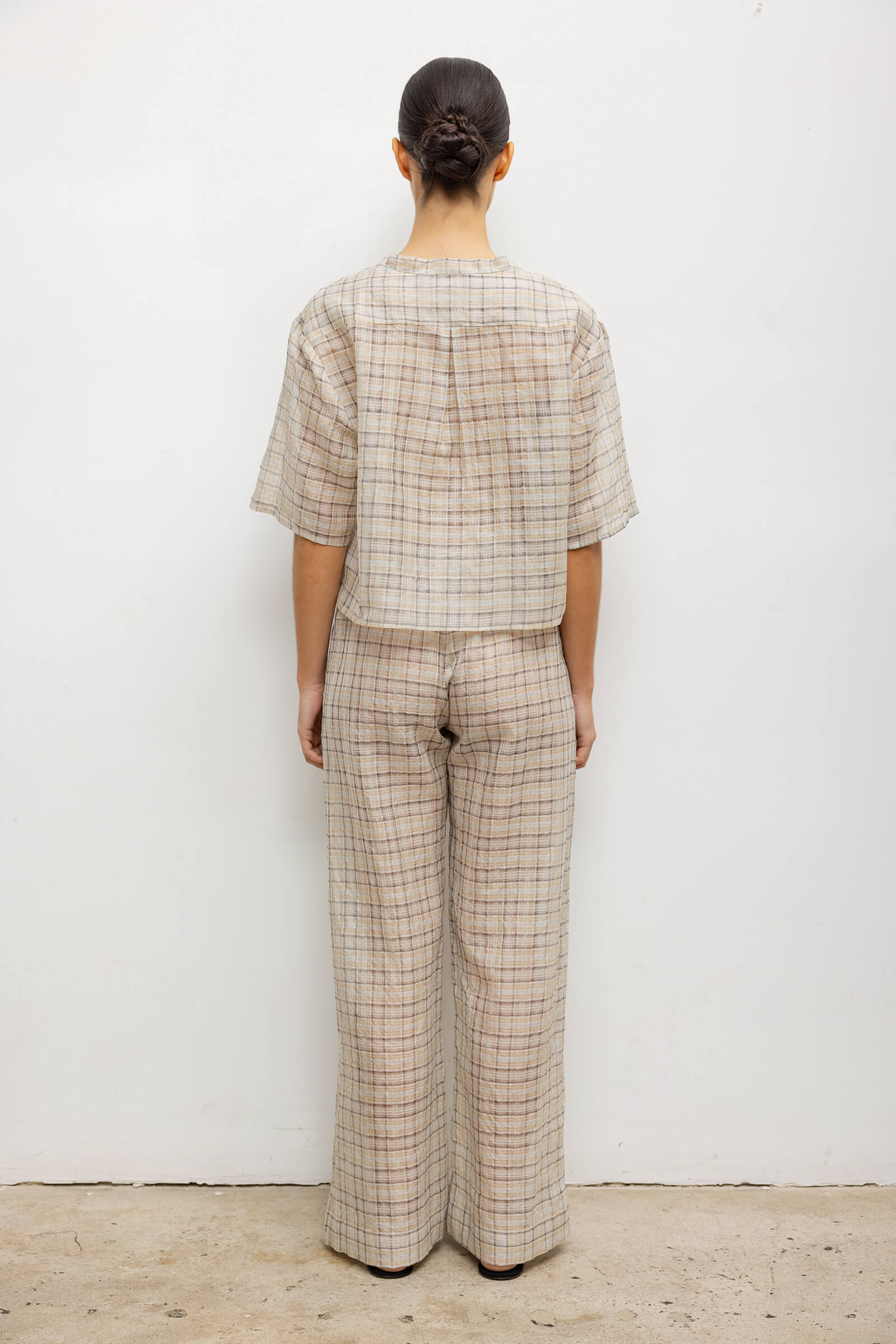 #color_creme-charcoal-sun-plaid