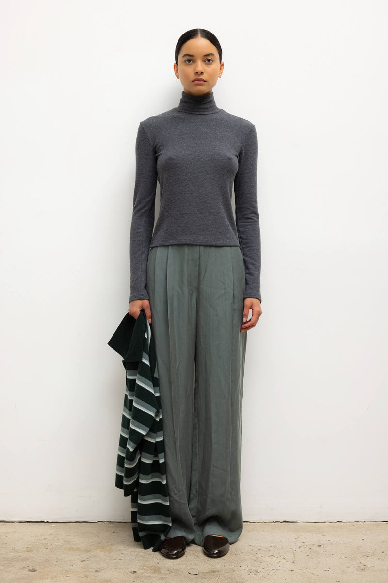 LESET Lauren Long Sleeve Turtleneck in Charcoal in Jersey