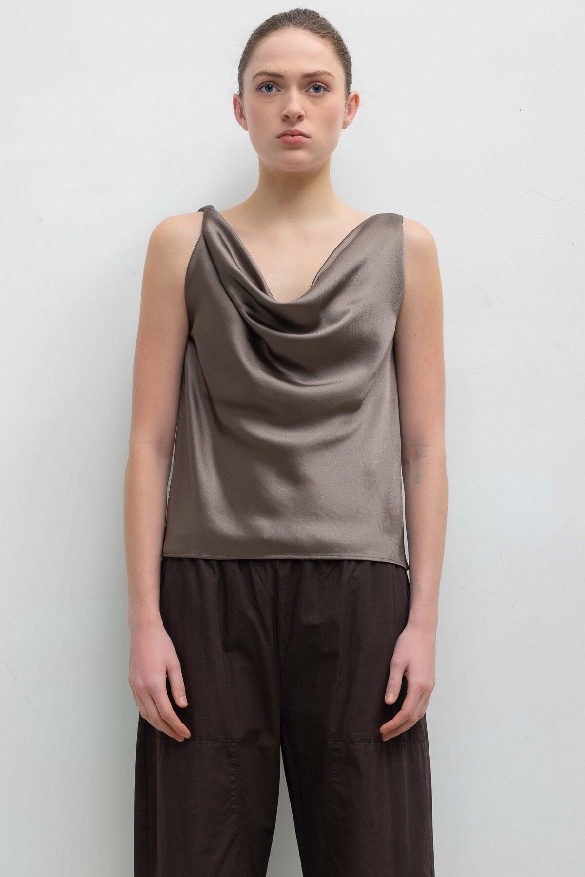 #color_taupe