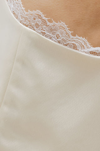 Close up of Barb creme lace