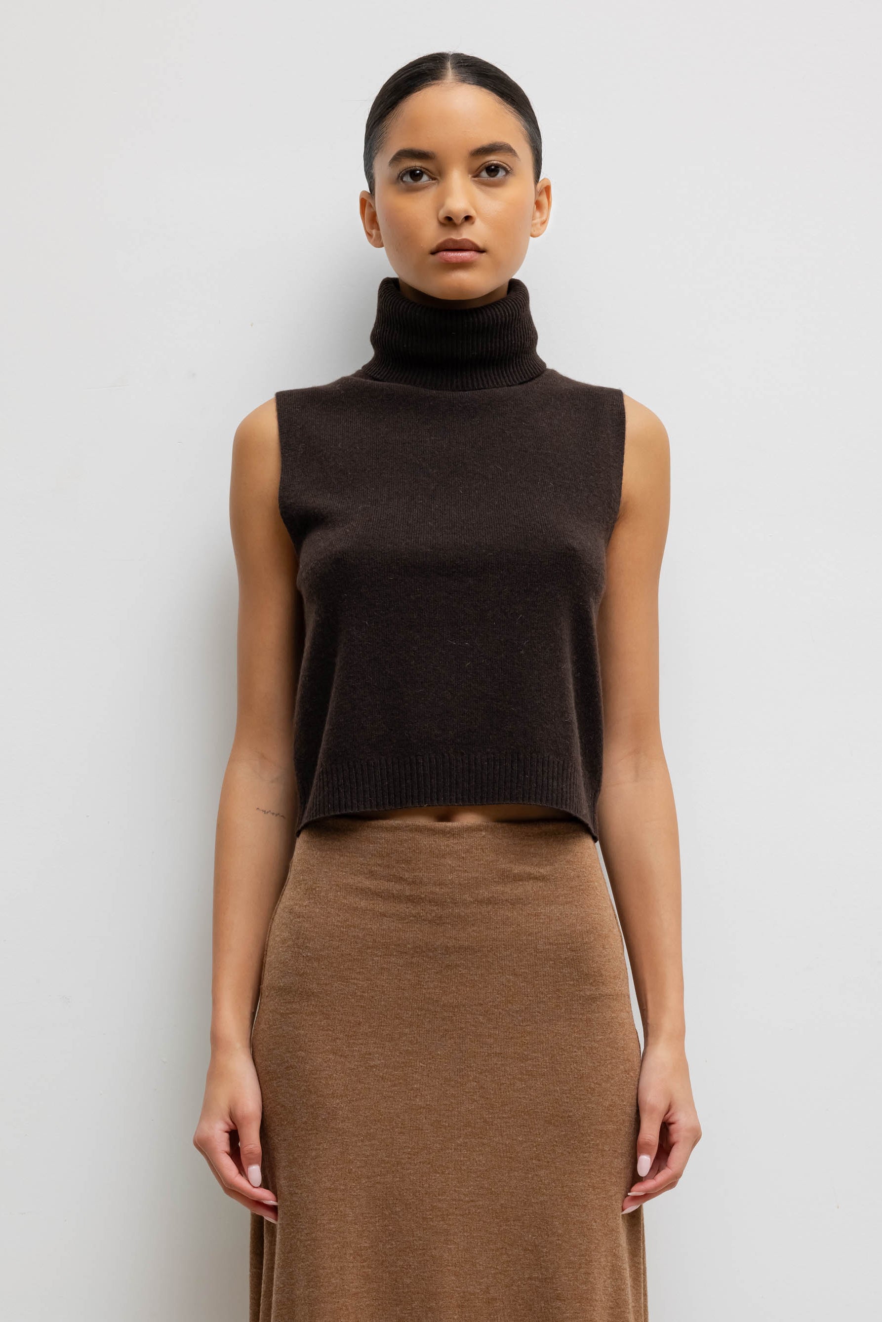 Zoe Sleeveless Turtleneck