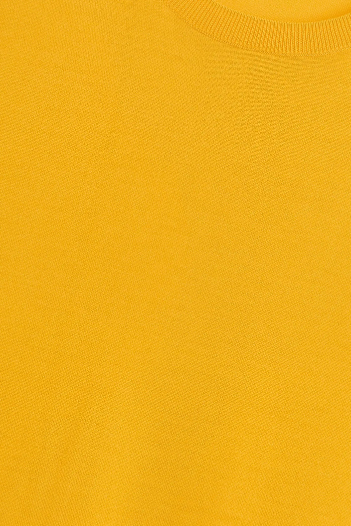 Close up of James in Marigold.