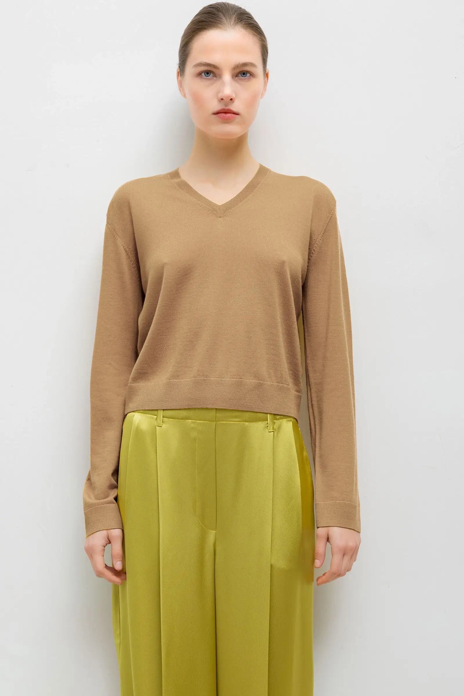 James Classic V Neck