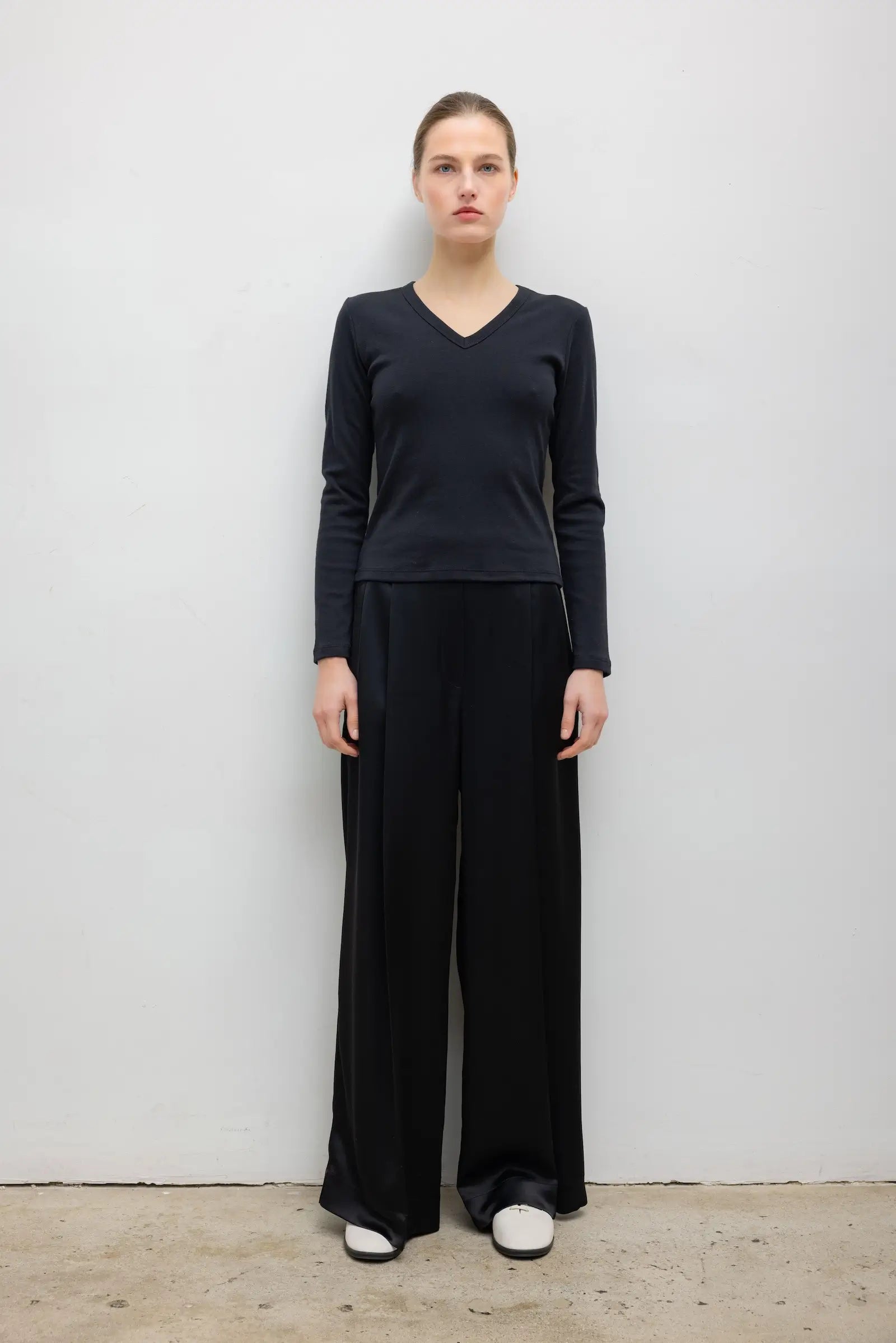 Nando Slim Long Sleeve V Neck