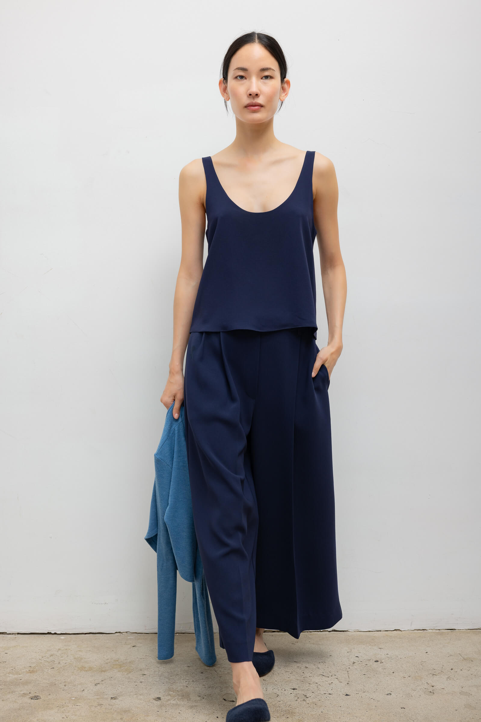 Ari Scoop Tank