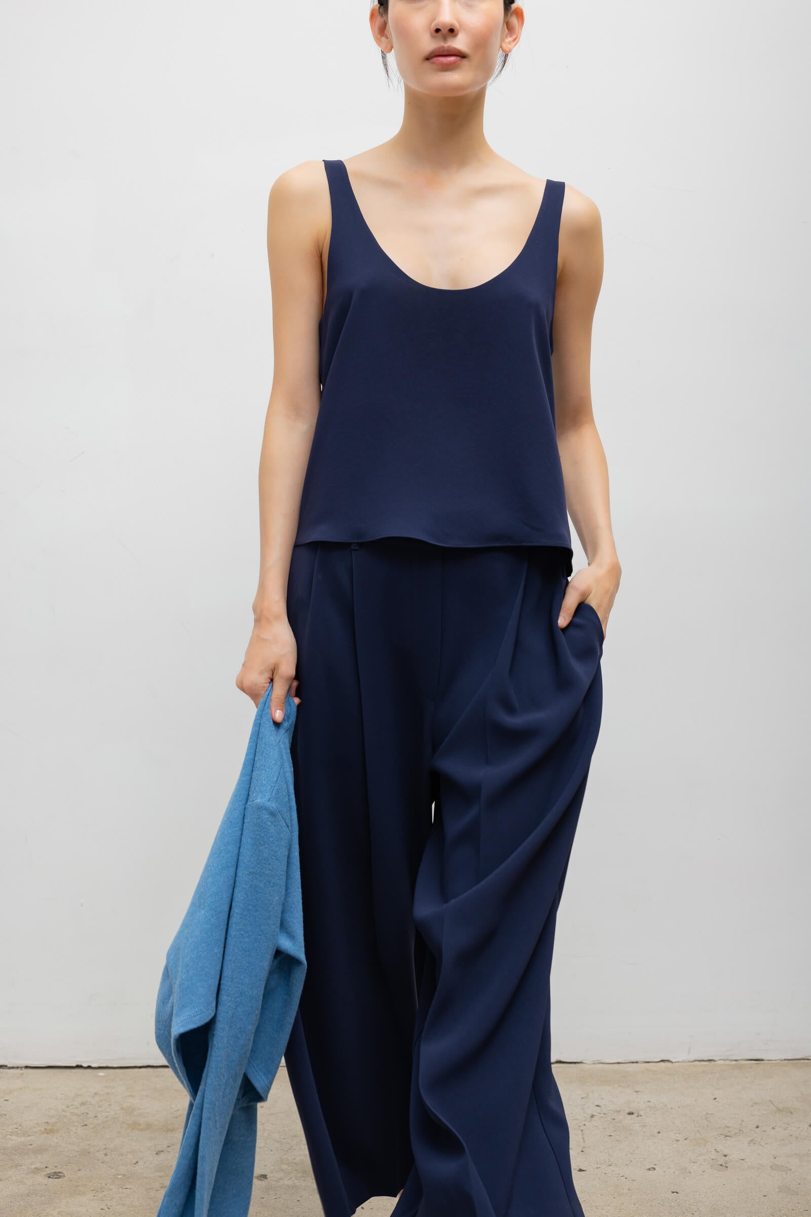 Ari Scoop Tank