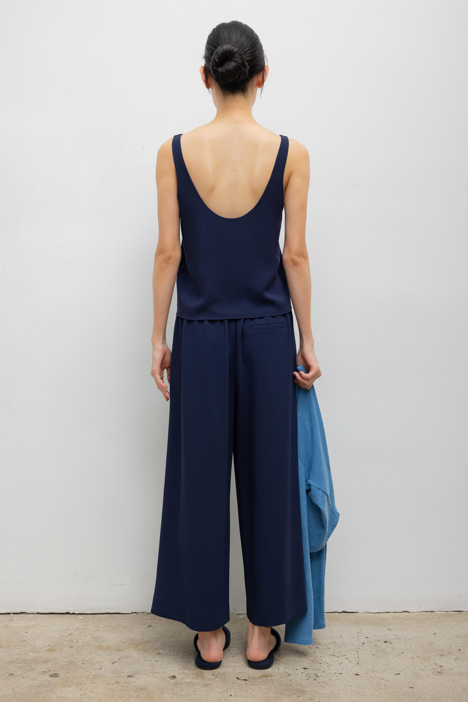 Ari Scoop Tank