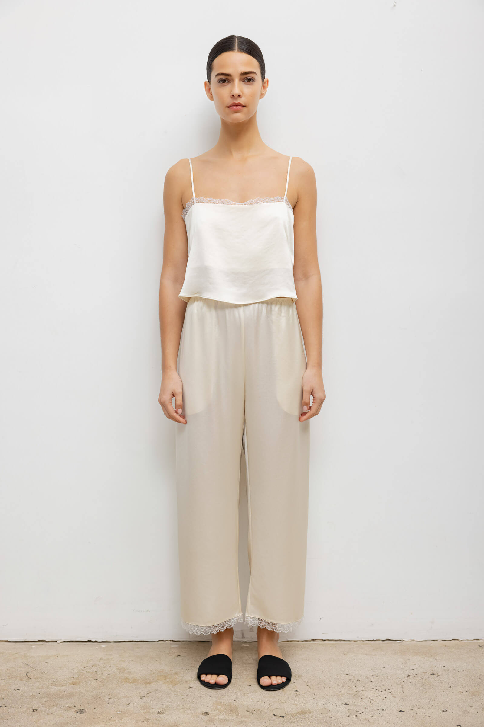 Barb Lace Crop Pant