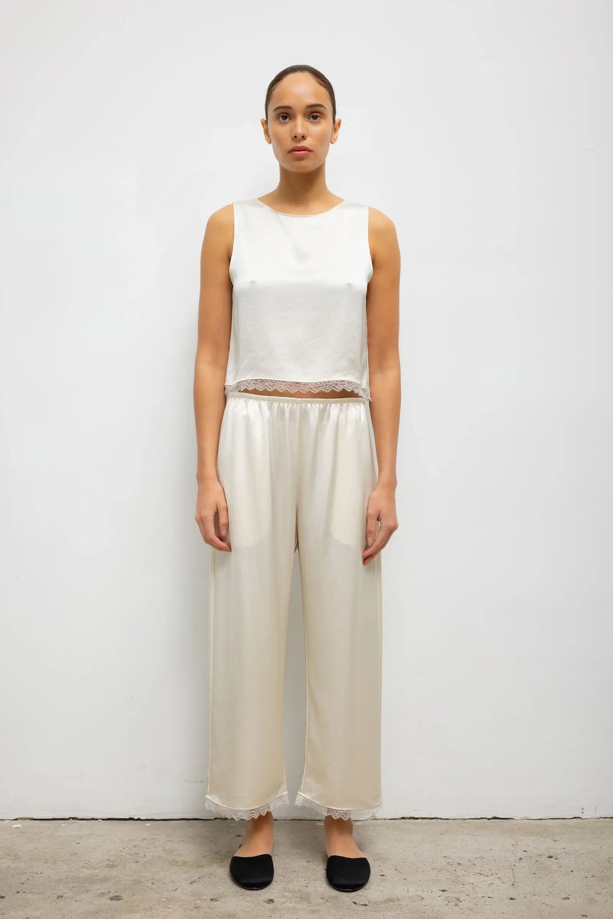 HSPF26 JUNE Barb Lace Crop Trousers