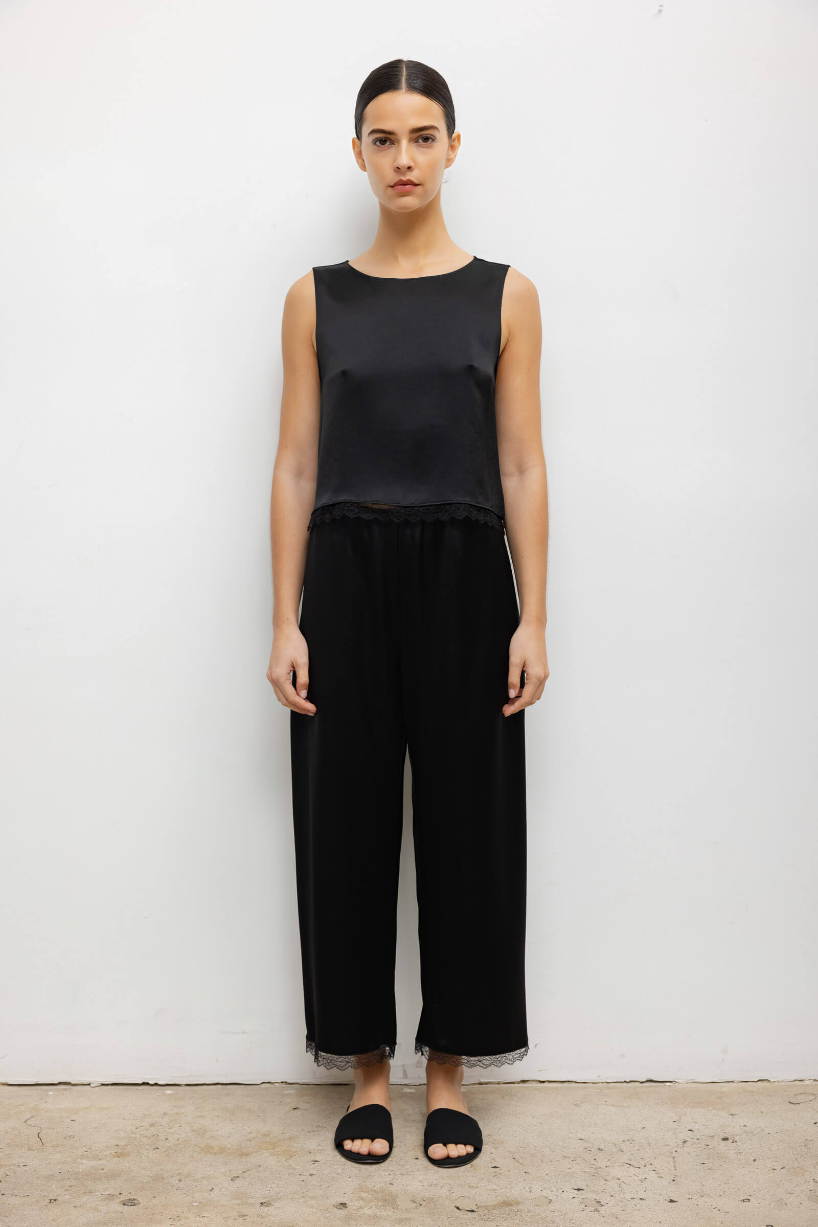 Barb Lace Crop Pant