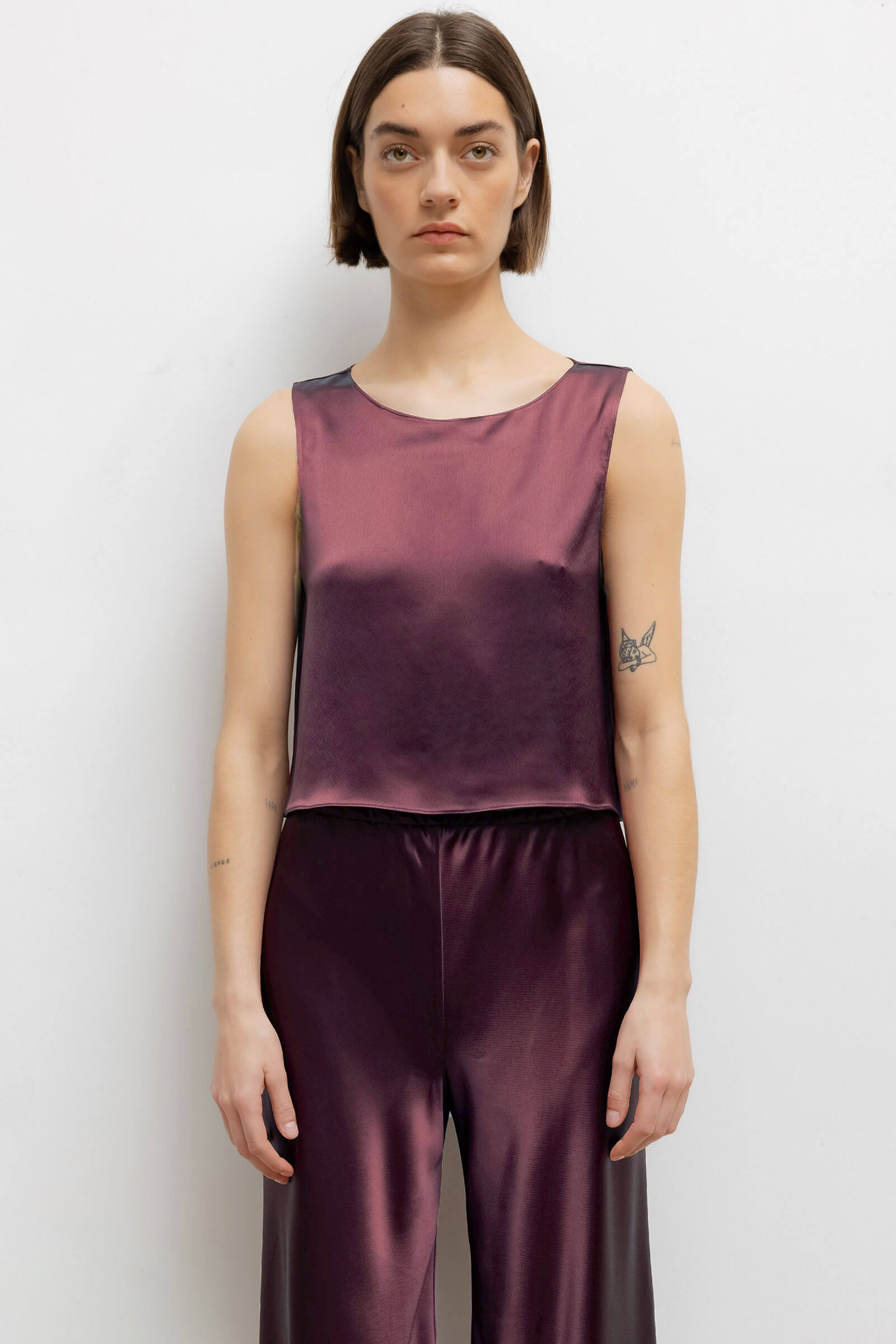 Barb Crop Sleeveless Crew