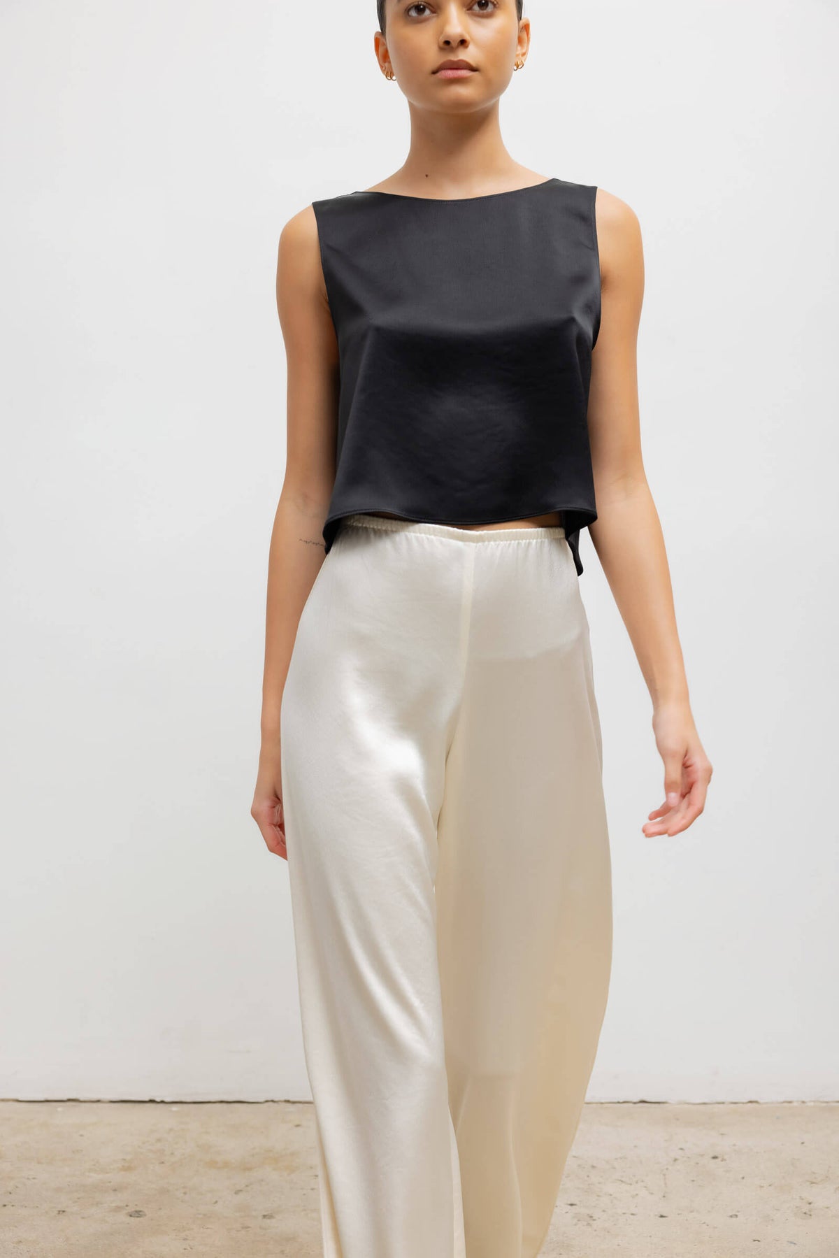 Barb Crop Sleeveless Crew - Black - Image 5