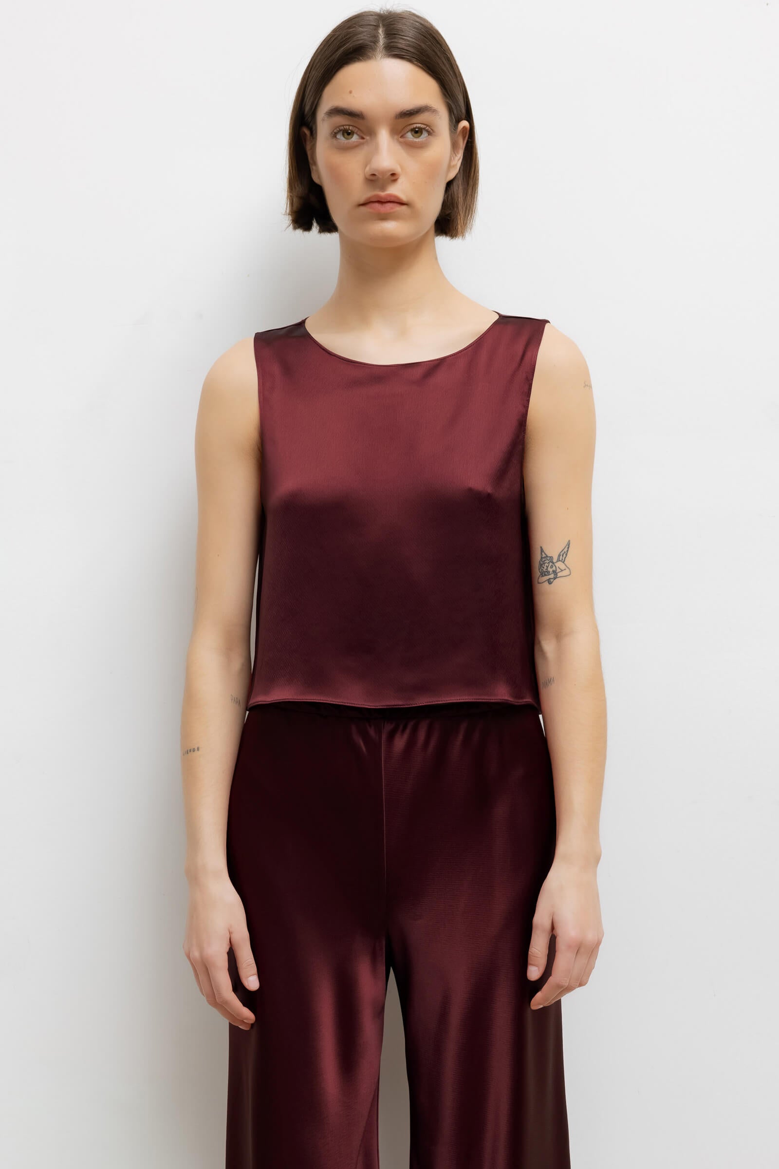 Barb Crop Sleeveless Crew