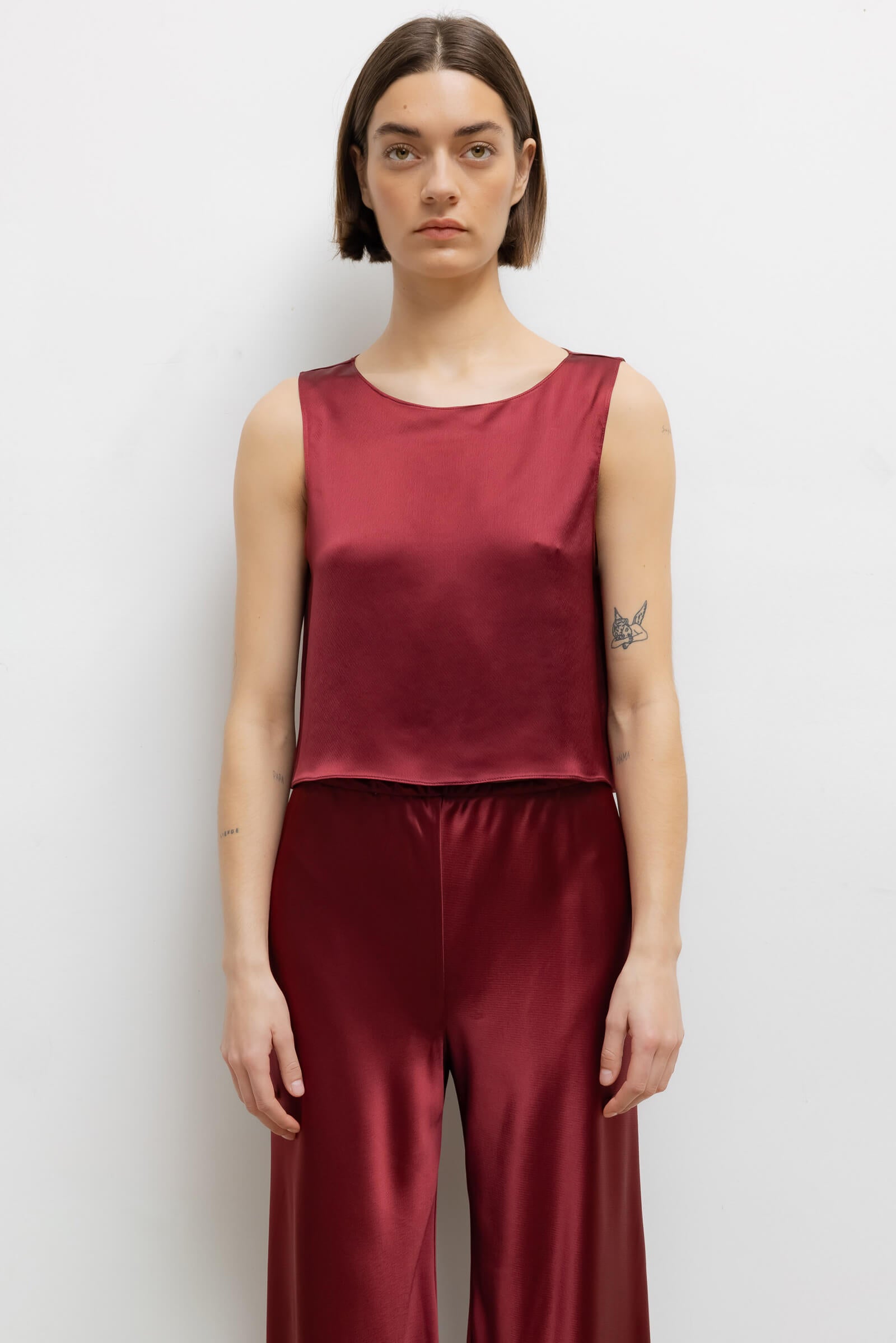 Barb Crop Sleeveless Crew