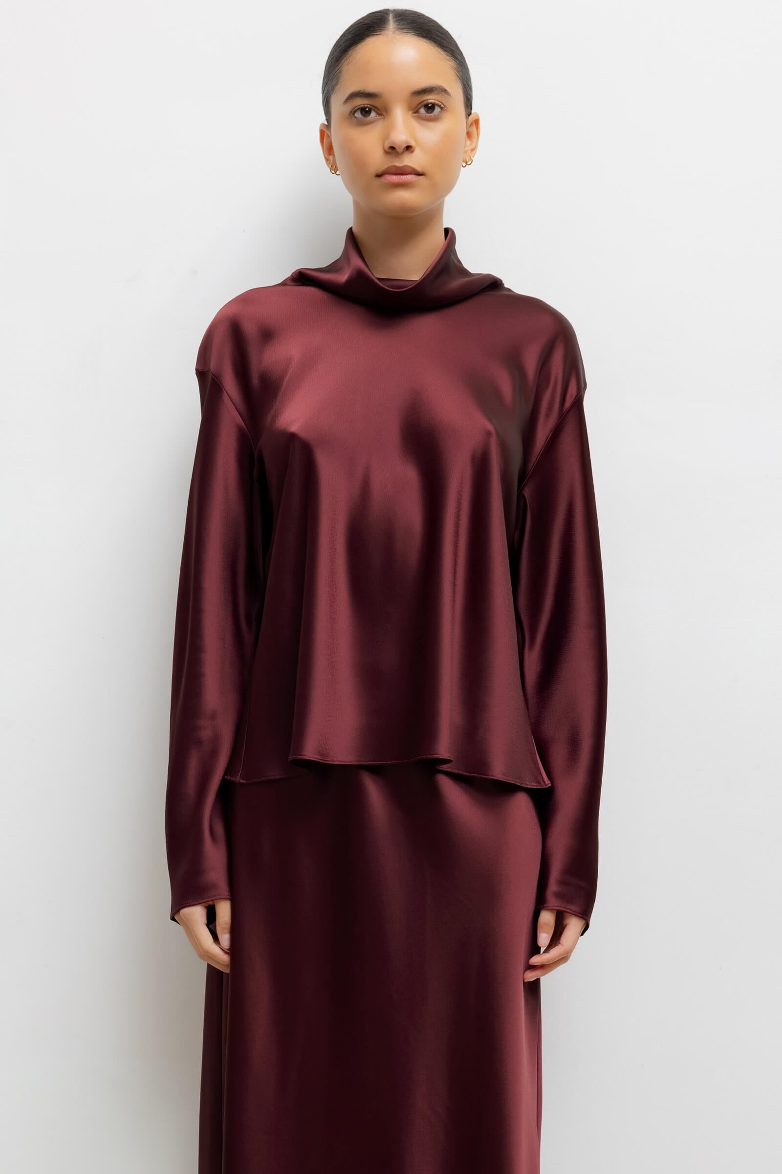 Barb Long Sleeve Cowl