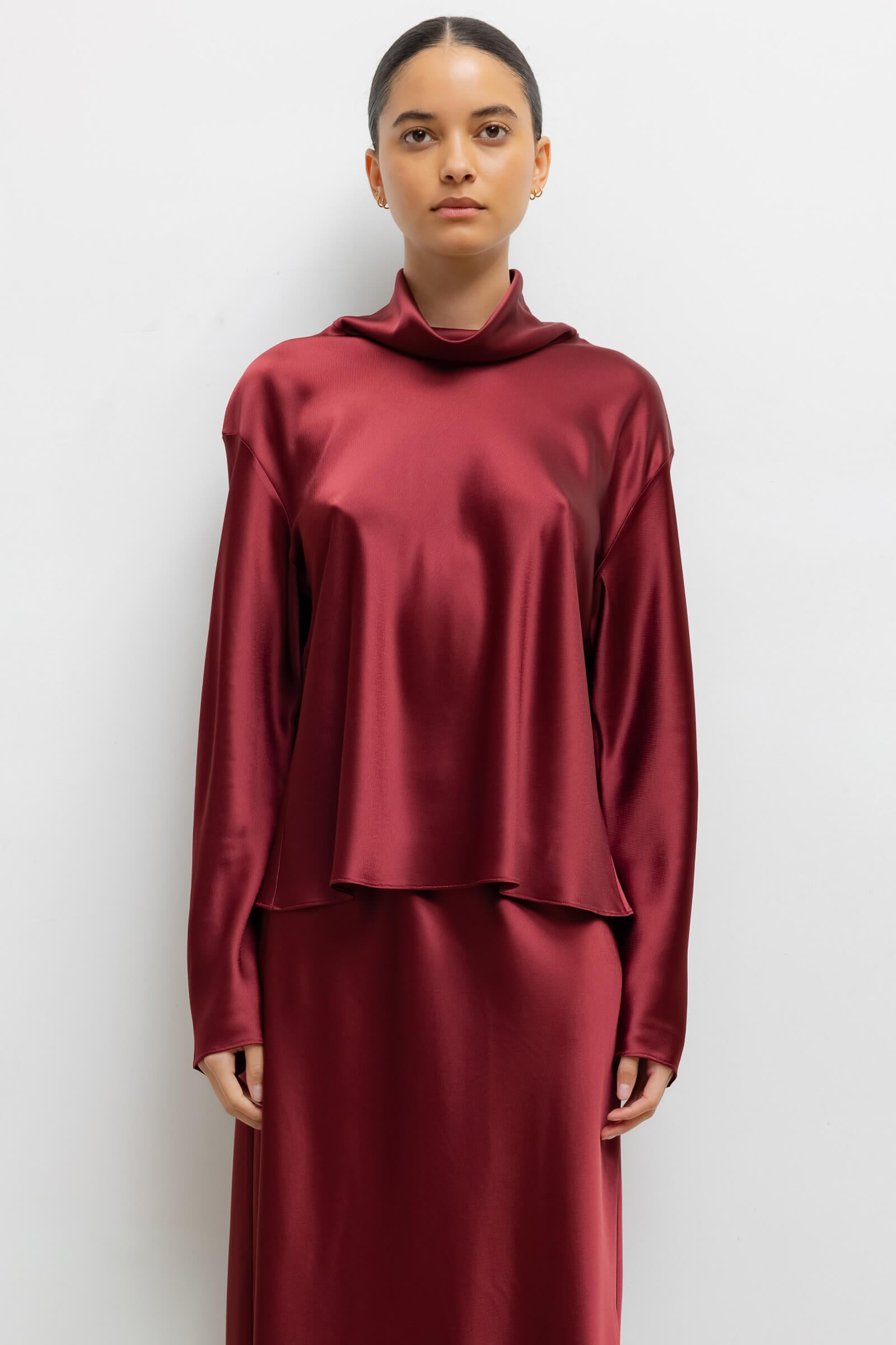 Barb Long Sleeve Cowl