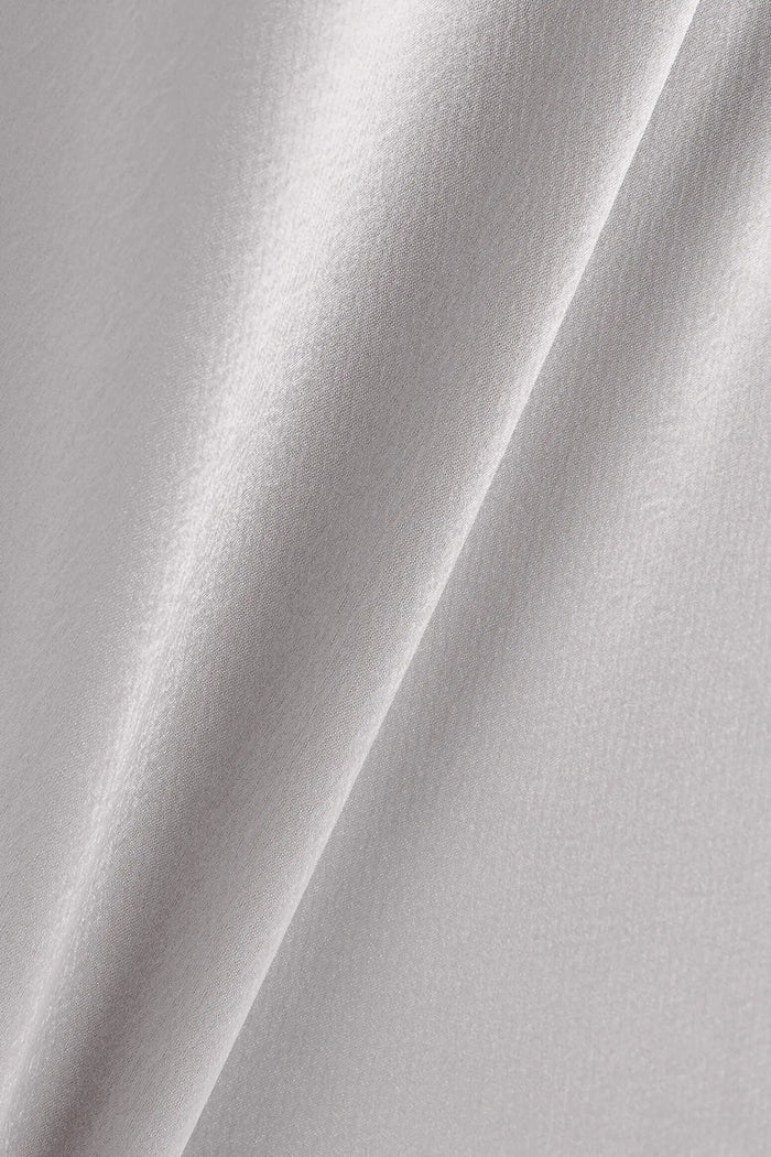 Barb satin cement close up