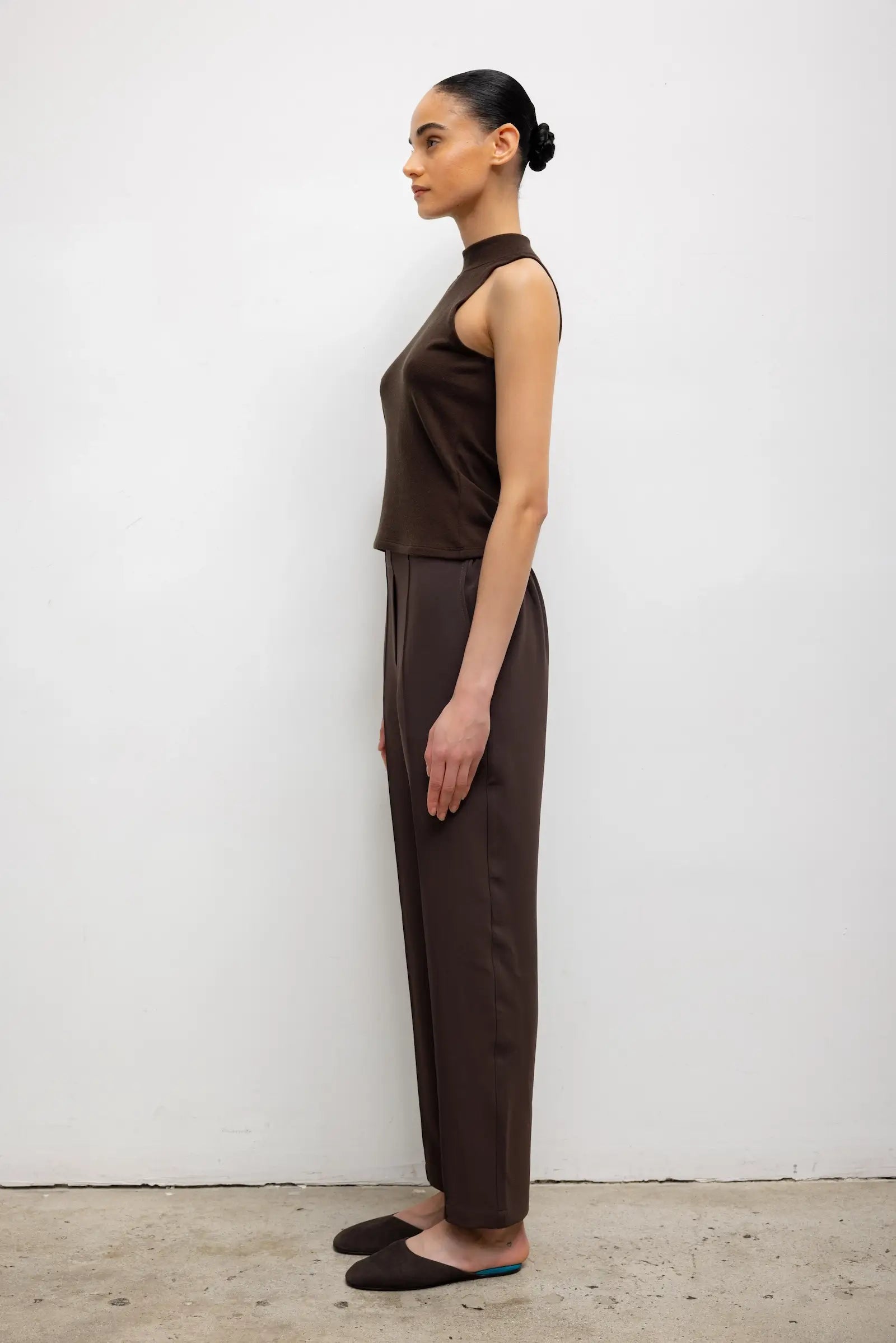 Lauren 90's Sleeveless Turtleneck - Chocolate - Image 4