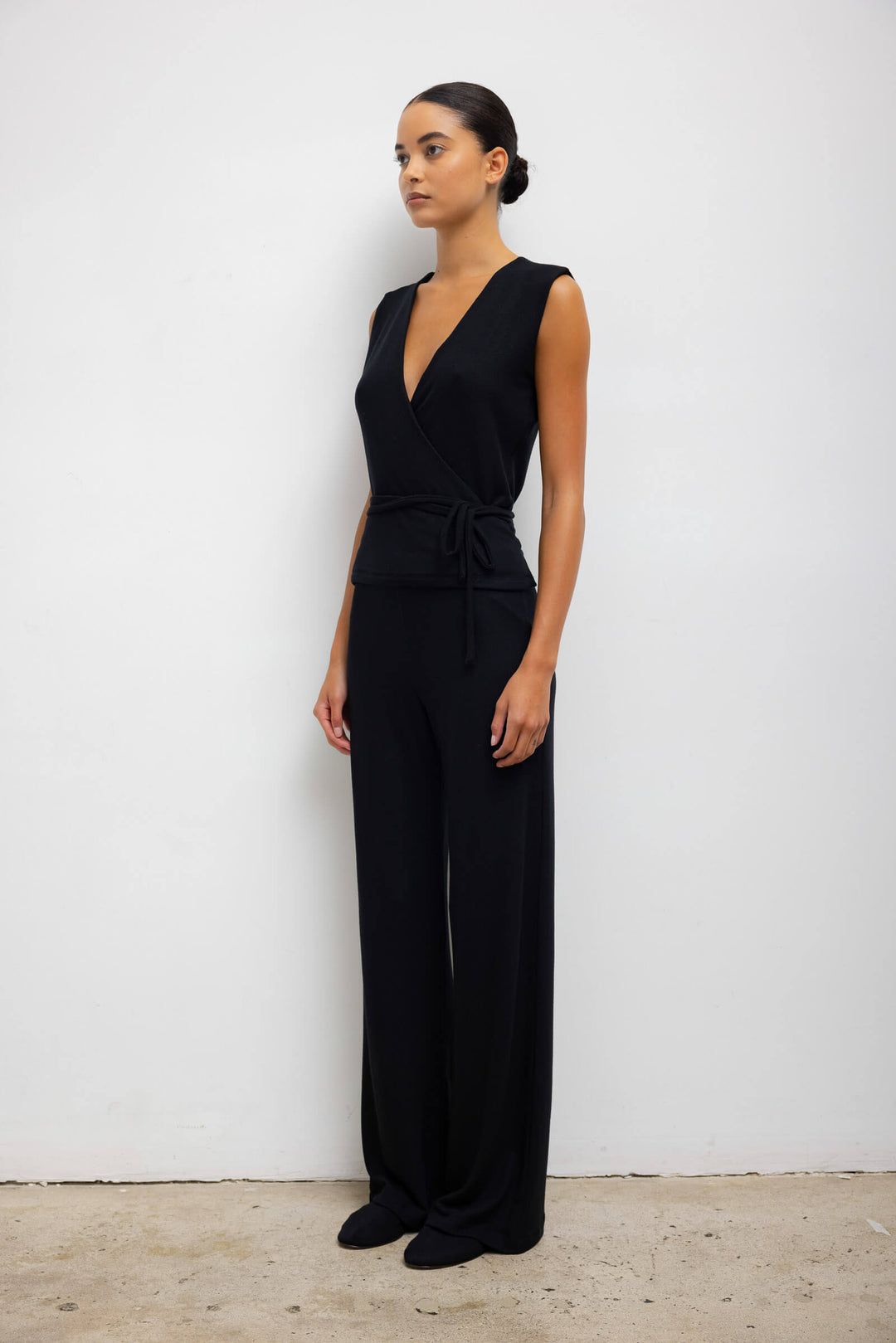 LESET Lauren Wide Leg Pant in Black in Jersey