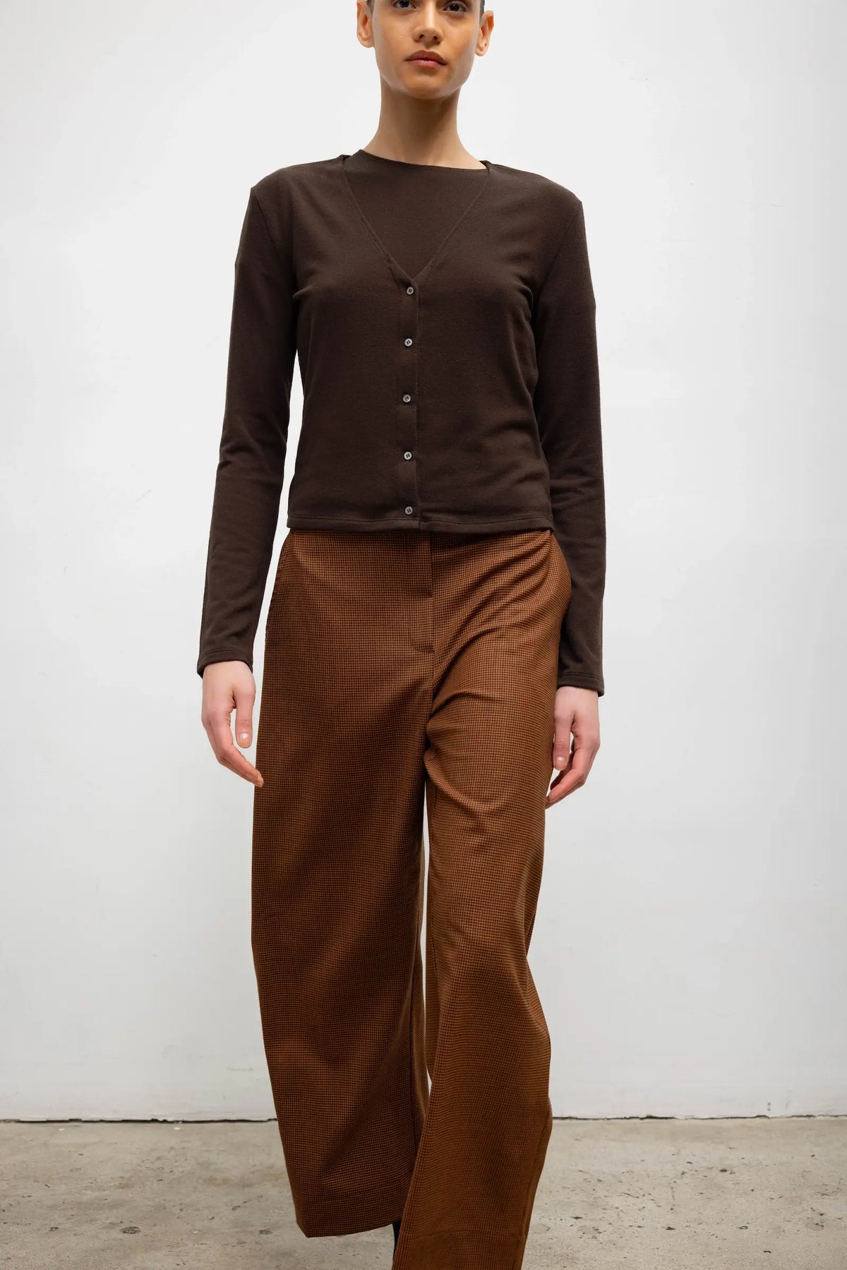 Lauren V Neck Cardigan - Chocolate - Image 4