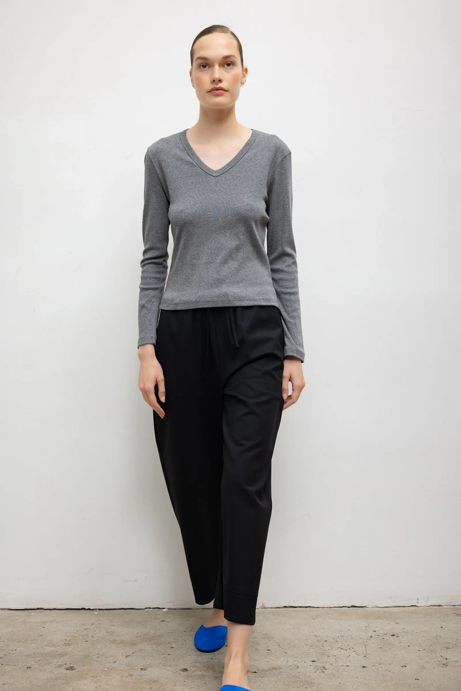 Pre-Order: Nando Slim Long Sleeve V Neck