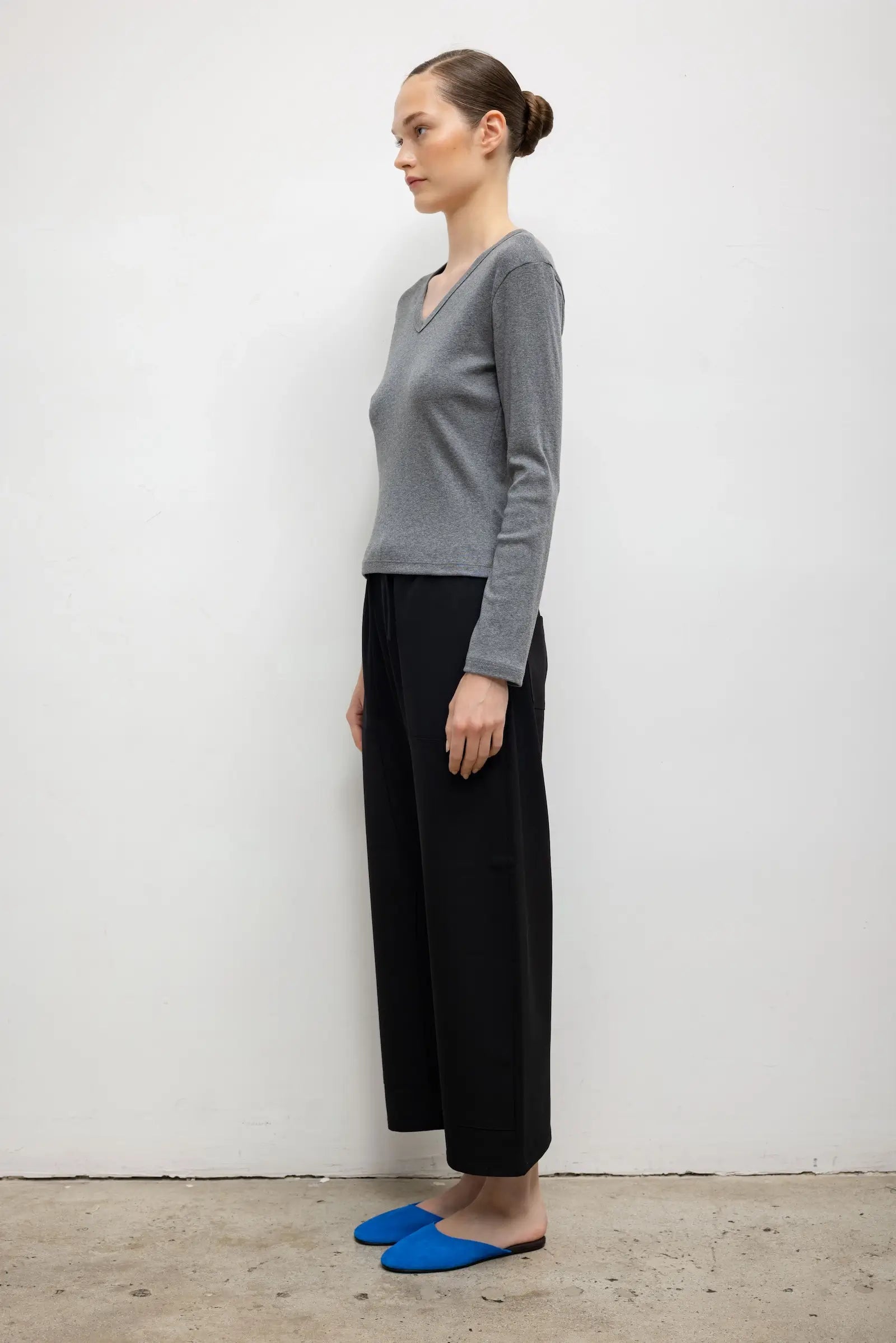 Pre-Order: Nando Slim Long Sleeve V Neck
