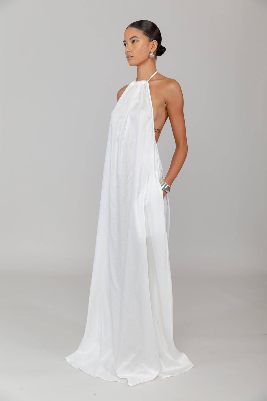 【関税&送料込み】Off-White Dress LESET Yoko Halter Maxi Dress in White in Cotton