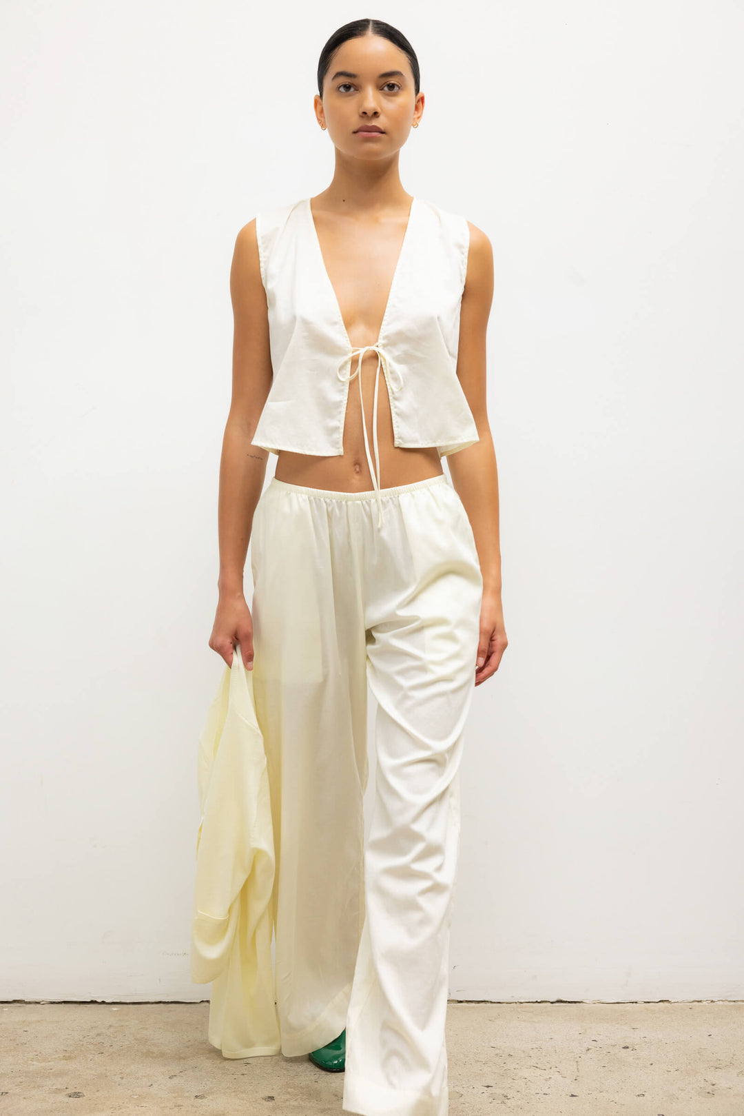 【関税込み】LESET ベージュ Yoko ポケット トラウザーズ Leset Beige Yoko Pocket Trousers - Champagne | Garmentory